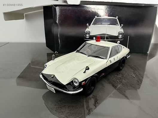 Kyosho Diecast Model 1:18 Nissan Araba - 1309481955