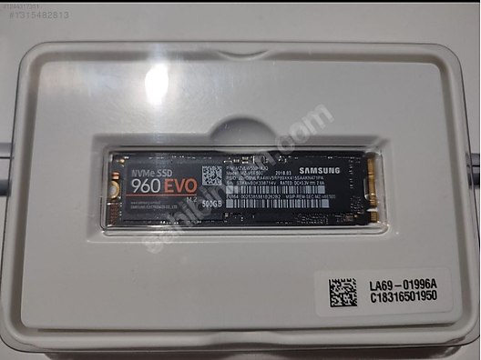 Samsung 500GB 960 EVO NVMe M.2 SSD (Okuma 3200MB/Yazma 1800MB