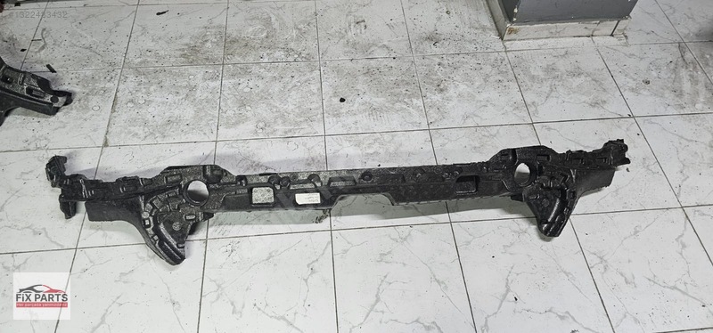 Mercedes C Tampon (Ön)