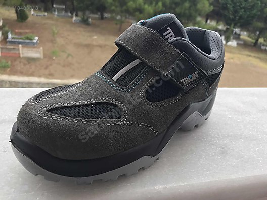 Decathlon safety outlet shoes