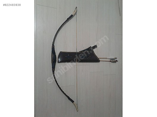 Geleneksel Yay Yaninda 3 Adet Ok Okculuk Atletizm Icin Spor Malzemeleri Sahibinden Com Da 822483838