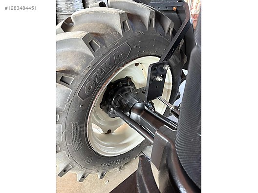 Machinery / Agricultural Machines / Tractors / New Holland / TD65D