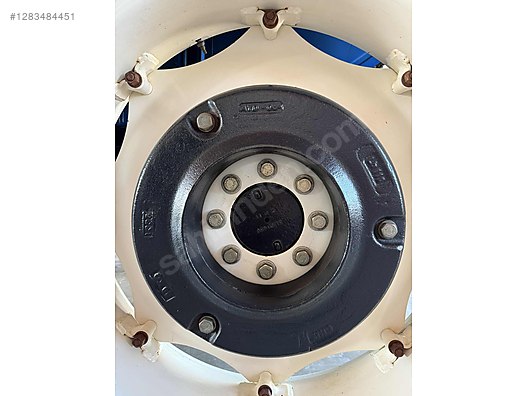 Machinery / Agricultural Machines / Tractors / New Holland / TD65D