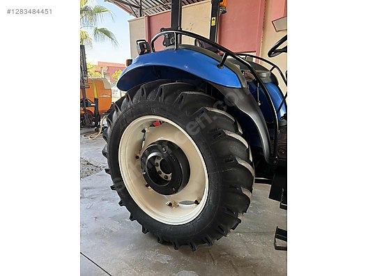 Machinery / Agricultural Machines / Tractors / New Holland / TD65D