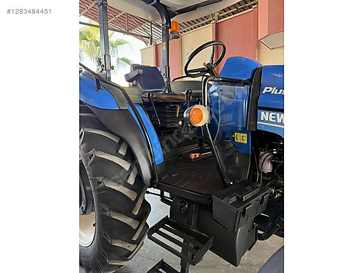 Machinery / Agricultural Machines / Tractors / New Holland / TD65D