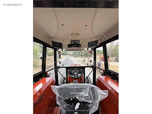 Machinery / Agricultural Machines / Tractors / New Holland / 54C