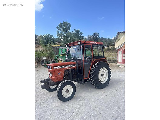 Machinery / Agricultural Machines / Tractors / New Holland / 54C