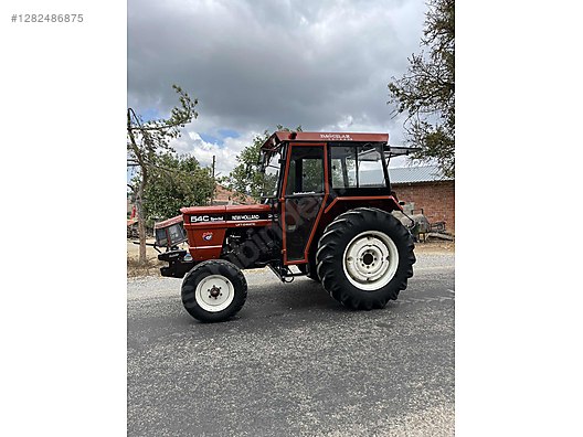 Machinery / Agricultural Machines / Tractors / New Holland / 54C