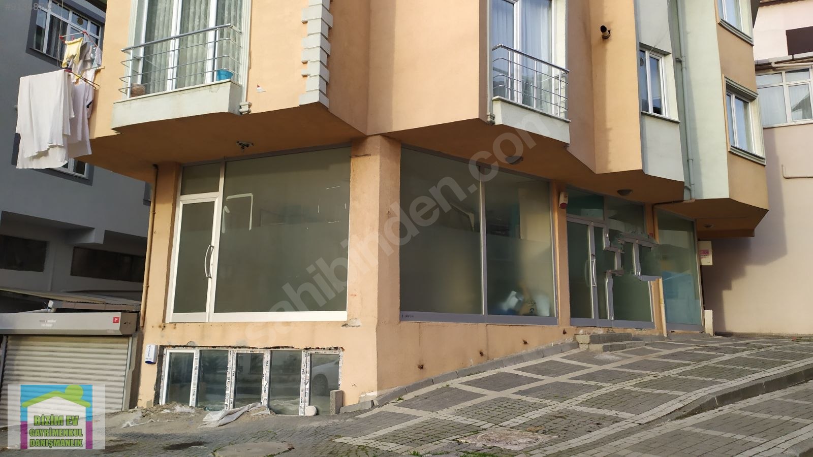 ÜMRANİYE PARSELLER DE KİRALIK İŞ YERİ &amp; DÜKKAN 913487431