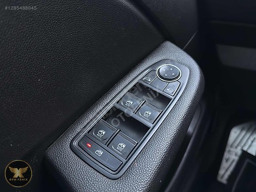 OTOFENİX 2020 RENAULT CLİO 1.3 TCe TOUCH 91.877 KM