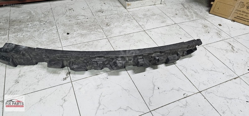 Mercedes E Tampon (Ön)