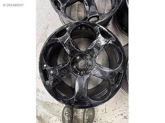 Vehicle Parts / Automotive Equipment / Rims & Tires / Rims