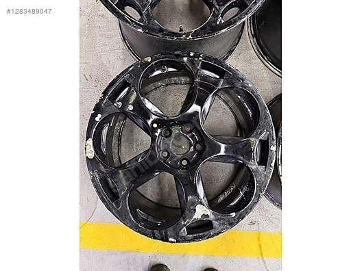 Vehicle Parts / Automotive Equipment / Rims & Tires / Rims