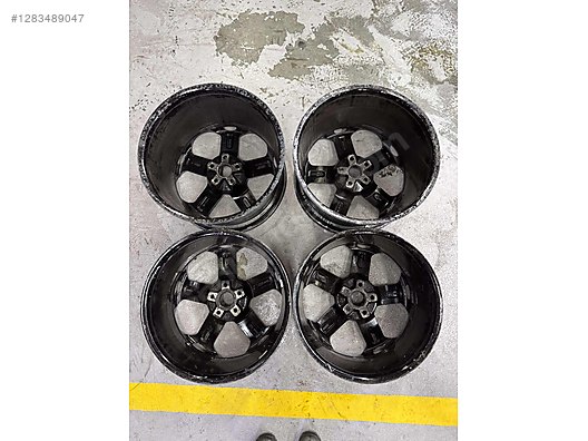 Vehicle Parts / Automotive Equipment / Rims & Tires / Rims