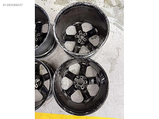 Vehicle Parts / Automotive Equipment / Rims & Tires / Rims