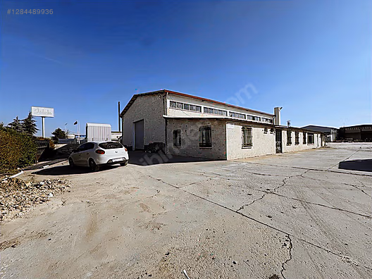 AFYONKARAHİSAR MERKEZ OSB'DE İDARİ OFİSLİ 300 M2 NİTELİKLİ DEPO