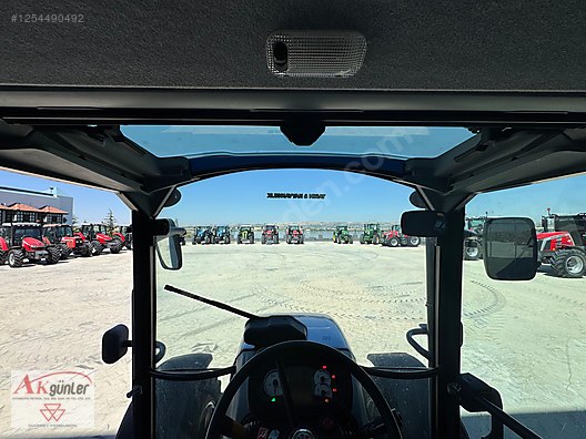 Machinery / Agricultural Machines / Tractors / New Holland / TR5.115