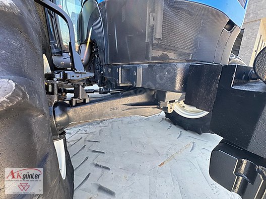 Machinery / Agricultural Machines / Tractors / New Holland / TR5.115