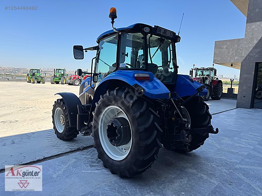 Machinery / Agricultural Machines / Tractors / New Holland / TR5.115