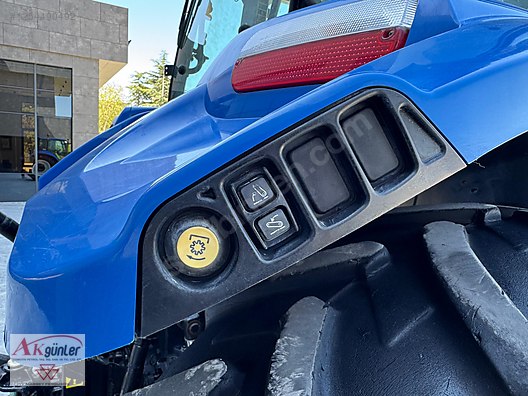 Machinery / Agricultural Machines / Tractors / New Holland / TR5.115