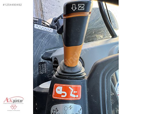 Machinery / Agricultural Machines / Tractors / New Holland / TR5.115