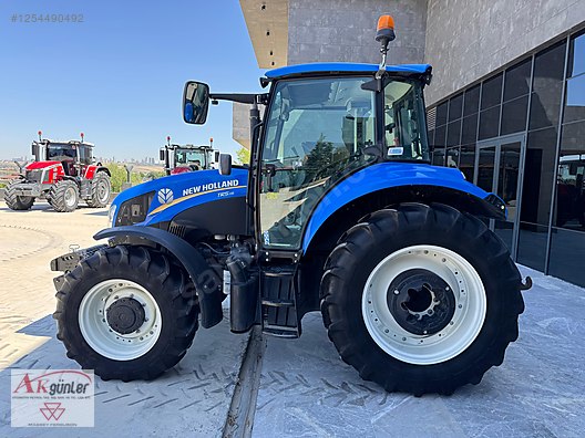 Machinery / Agricultural Machines / Tractors / New Holland / TR5.115