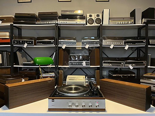 Used & Brand New Items / Home Electronics / Home Audio / Record Player & Turntable