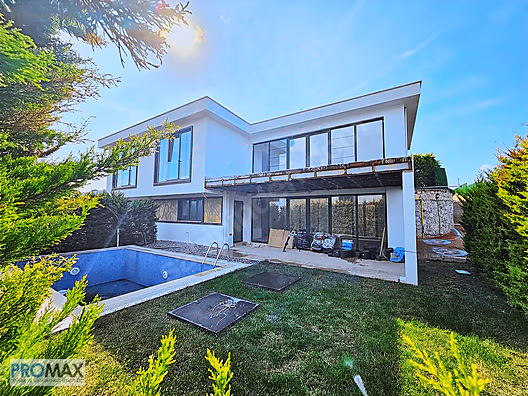 Promax'tan Deniz Manzaralı, Özel Havuzlu ve Otoparklı Villa