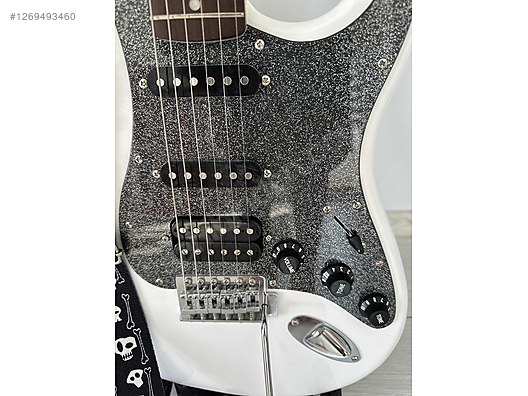 Squier Elektro Gitar