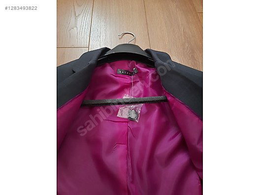 Used & Brand New Items / Clothing & Accessories / Women / Clothing / Jackets