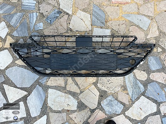 SEAT ATECA ÖN TAMPON ORTA IZGARA ÇIKMA ORJINAL 575853668 - İlan ve