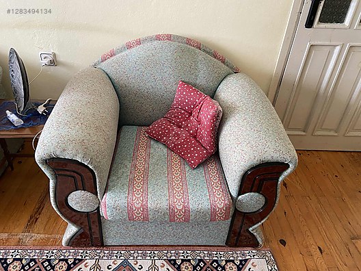 Used & Brand New Items / Home Decor / Furniture / Den & Living Room / Living Room Furniture