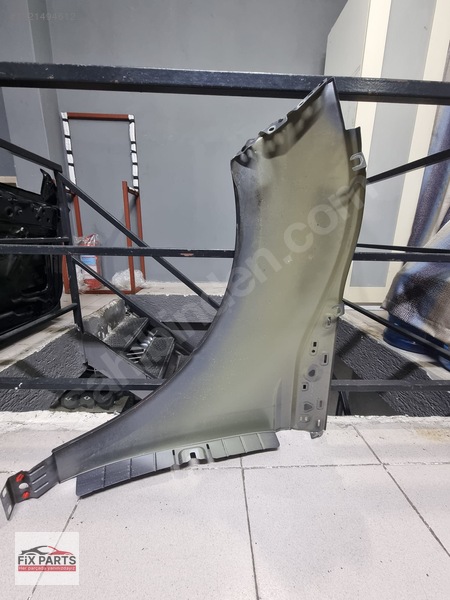 Land Rover Range Rover Çamurluk