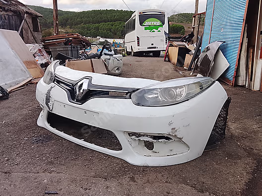 FLUENCE İCON ÖN TAMPON FARLAR ORJ MAKYAJLI KASA - Renault Tampon Fotoğrafı