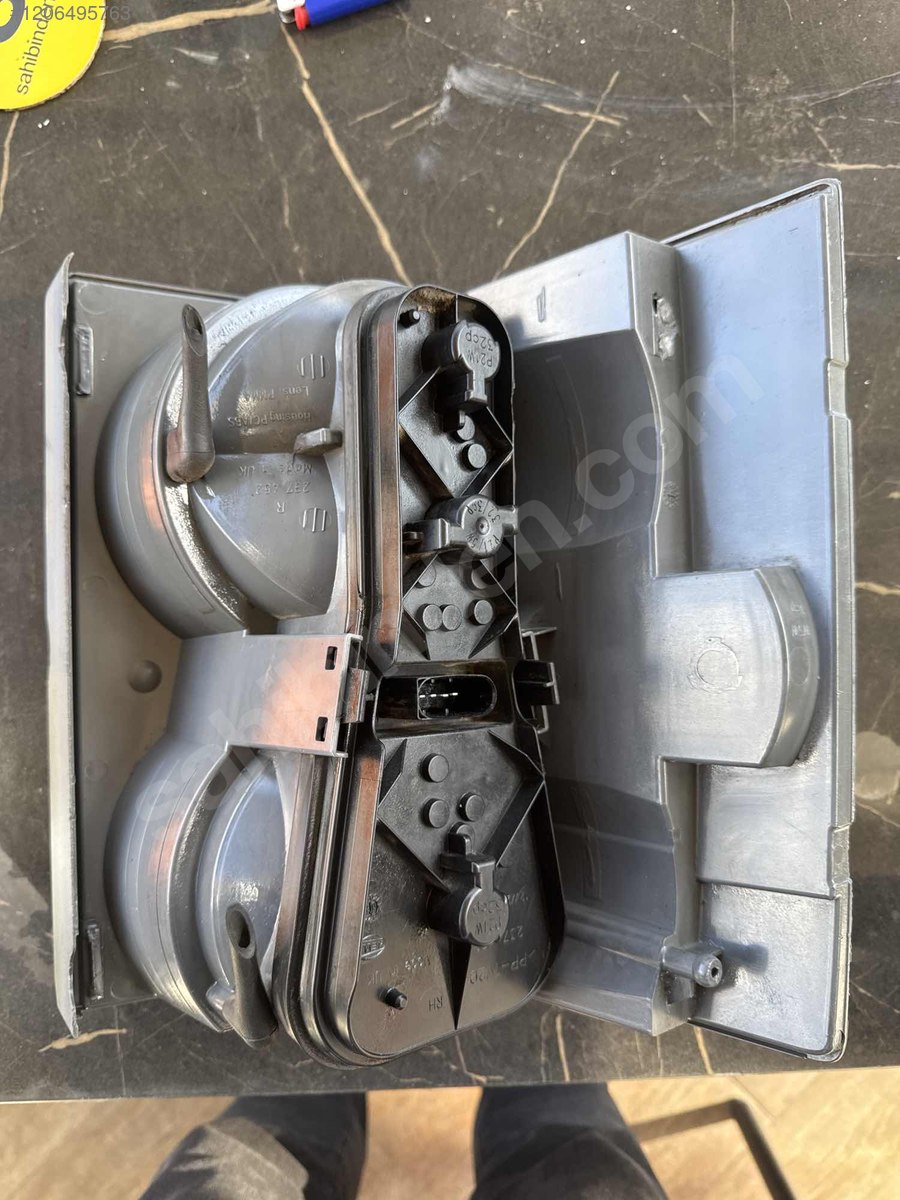 Otomobil & Arazi Aracı / Elektrik / RANGE ROVER VOGUE 2003 SAĞ STOP