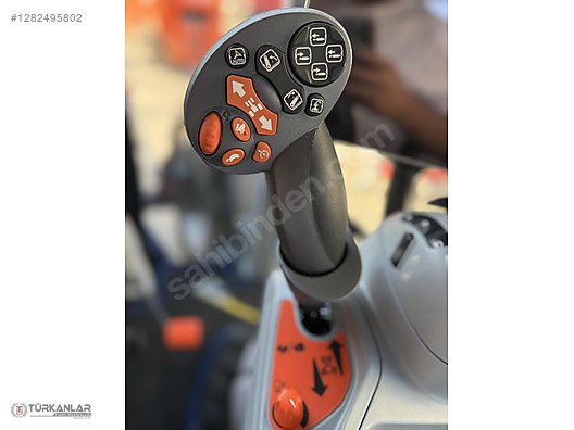 Machinery / Agricultural Machines / Tractors / New Holland / T5.140