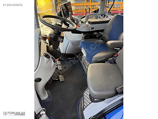 Machinery / Agricultural Machines / Tractors / New Holland / T5.140