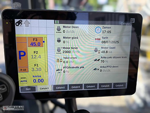 Machinery / Agricultural Machines / Tractors / New Holland / T5.140