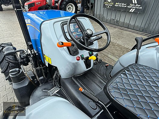 Machinery / Agricultural Machines / Tractors / New Holland / TD4.90B