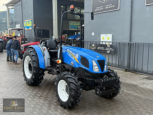 Machinery / Agricultural Machines / Tractors / New Holland / TD4.90B