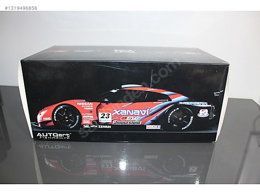 Autoart Diecast Model 1:18 Nissan Araba - 1319496856