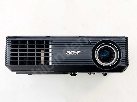 Acer X110P Projeksiyon Cihazı