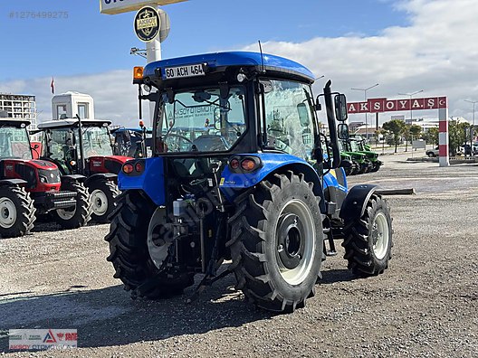 Machinery / Agricultural Machines / Tractors / New Holland / T4.70S