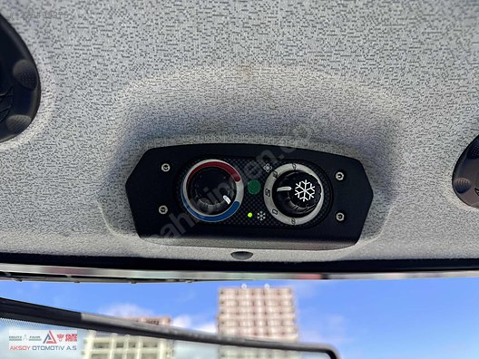 Machinery / Agricultural Machines / Tractors / New Holland / T4.70S