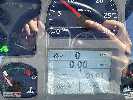 Machinery / Agricultural Machines / Tractors / New Holland / T4.70S