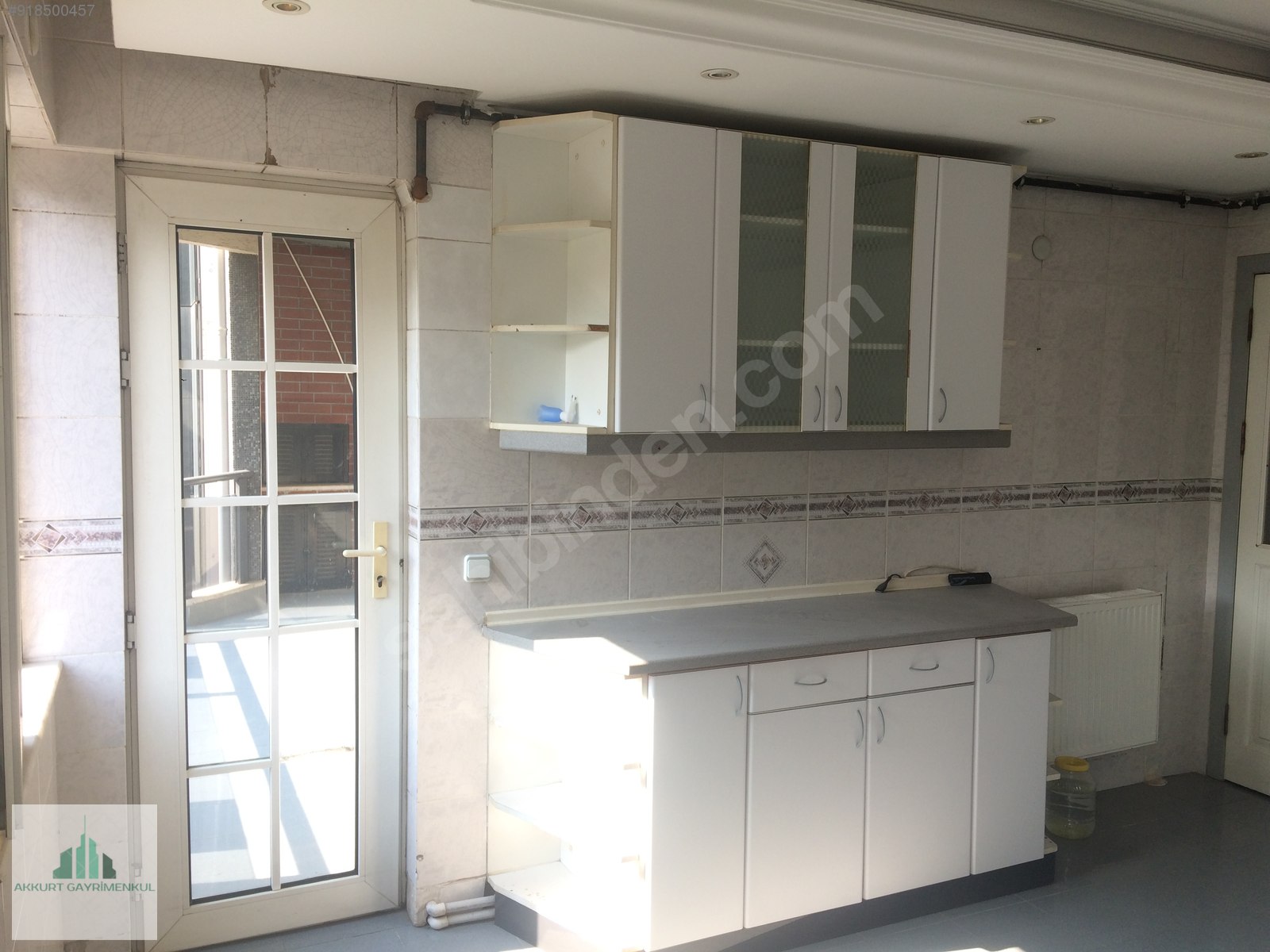 ATALAR MAH.DE DENİZLİ LİSESİ KARŞISINDA 160 M2 3+1 ARAKAT DAİRE