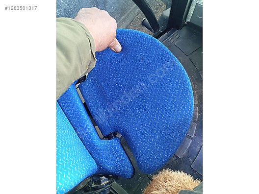 Machinery / Agricultural Machines / Tractors / New Holland / TD65D