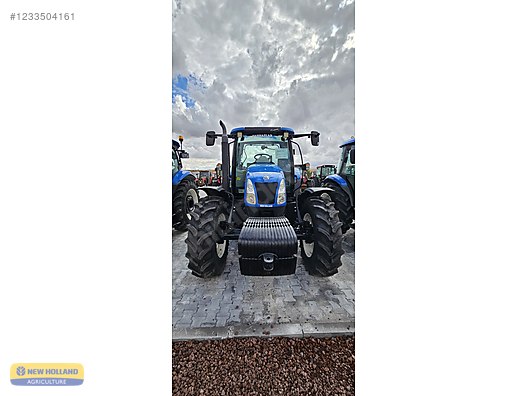 Machinery / Agricultural Machines / Tractors / New Holland / TR6.120