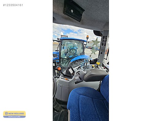 Machinery / Agricultural Machines / Tractors / New Holland / TR6.120