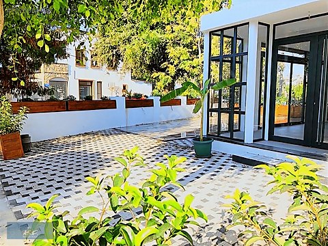 Eskiçeşmede sıfır Köşe Dükkan